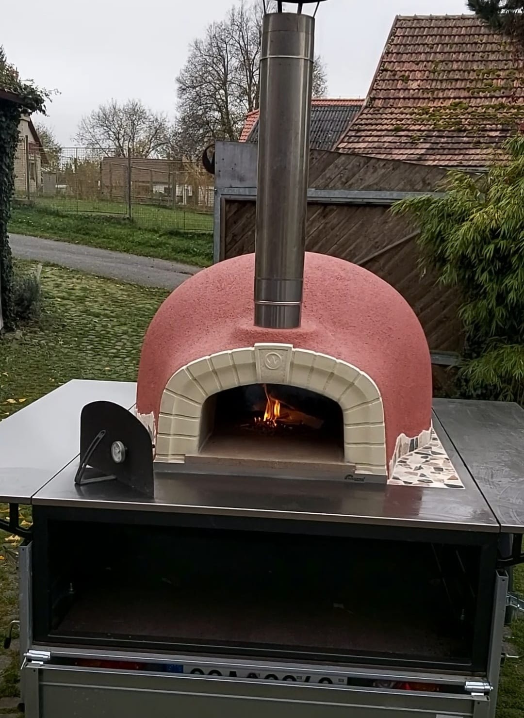 Pizza oven in action